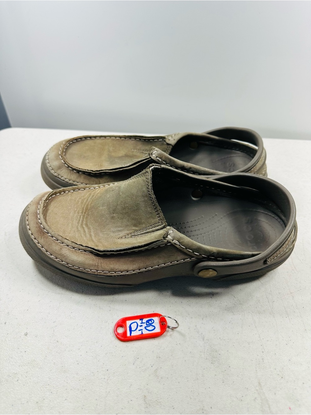 Crocs Shoes Mens 8 Casual Moc Toe Mule Clogs Flats Comfort Beige Leather Slip On